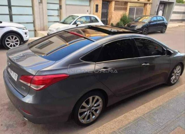 hyundai i40 ba9a n9ia kolchi fiha mzian
