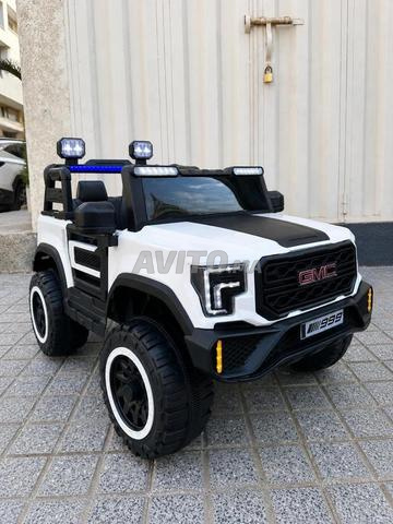 VOITURE ÉLECTRIQUE GMC 4x4 12V - 2