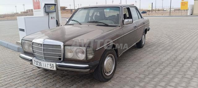Mercedes Benz 240 - 2