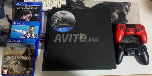 PlayStation 4 Pro 1To et 2 manettes