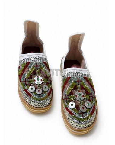 Chaussures traditionnelles pour femmes, design élégant et confort parfait 🌸