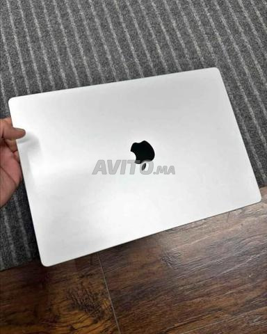 MacBook Pro 16 pouces M2 Pro mdm 16Go 512Go