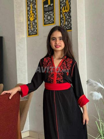 Caftan pour petites filles, brodé, luxueux et noble