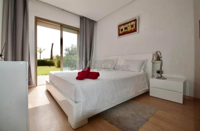Nouvel appartement, très propre, en centre-ville. Prix réel - 2