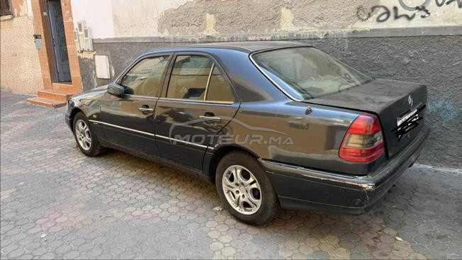 Mercedes-Benz C250 modele 1998 diwana 2002