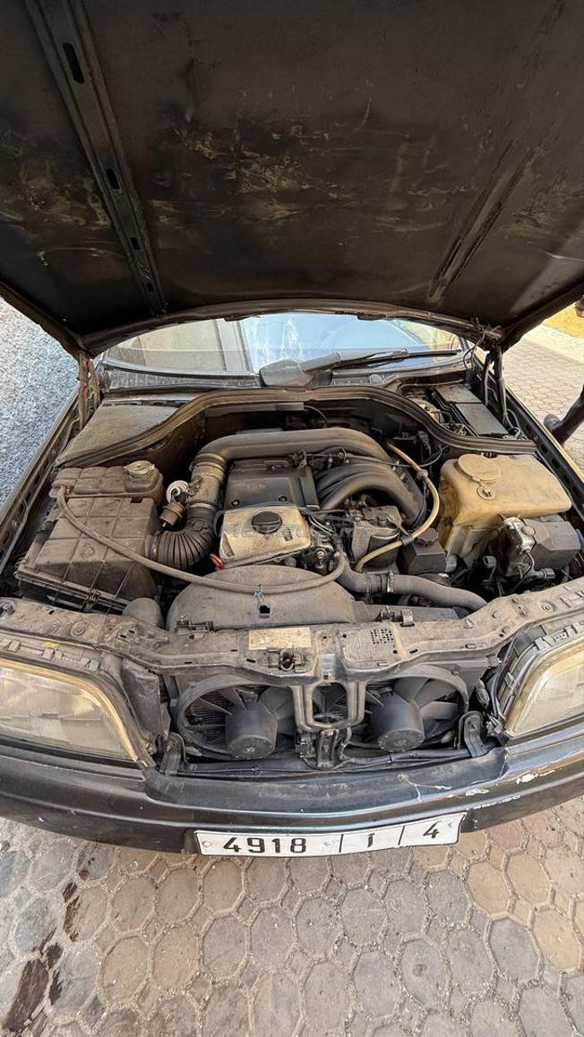 Mercedes-Benz C250 modele 1998 diwana 2002