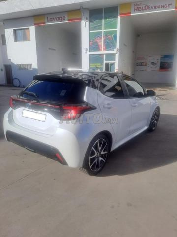 Toyota Yaris Essence Hybride - 2