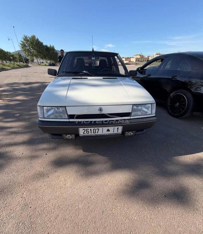 Renault R9 رونو 