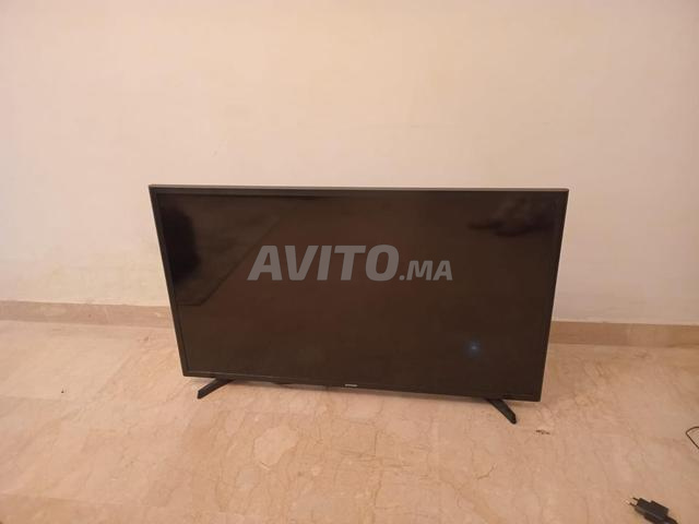 TV Samsung 43 pouces en bon état