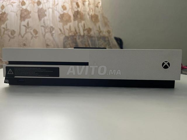 Xbox One S - 2