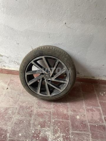 4 جنوط VW 17 بوصة للبيع