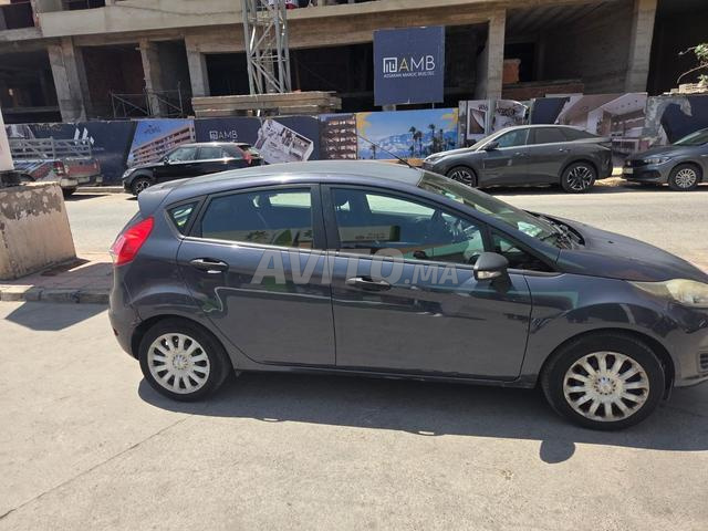Ford Fiesta essence modèle 2014 - 2
