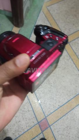 Caméra Nikon fonctionne bien (fonctionne avec une batterie rechargeable)