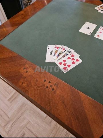 Magnifique table à jeux carrée incarne l'élégance - 2
