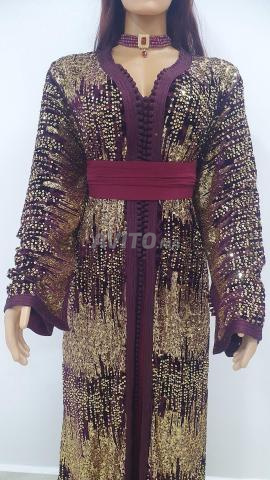 Vêtements traditionnels à vendre