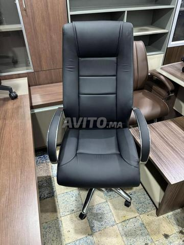 Fauteuil président en simili cuir/bureau/casier - 2