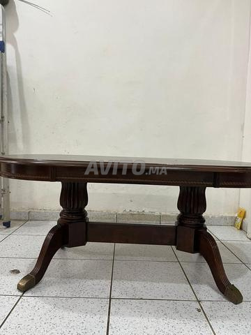 Table en bois massif style classique