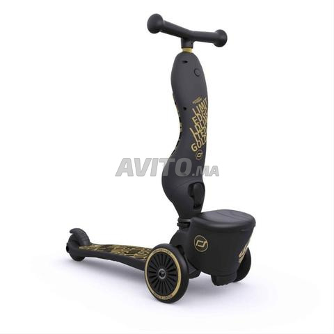 Trottinette jouet à enfourcher Scoot and Ride