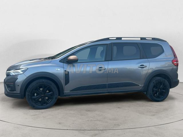 DACIA. Jogger - 2