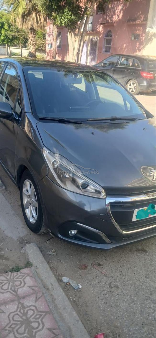 Peugeot 208 tout option jamis akcidonti 