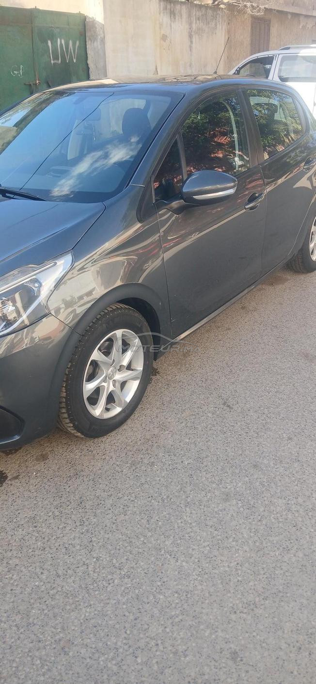 Peugeot 208 tout option jamis akcidonti 