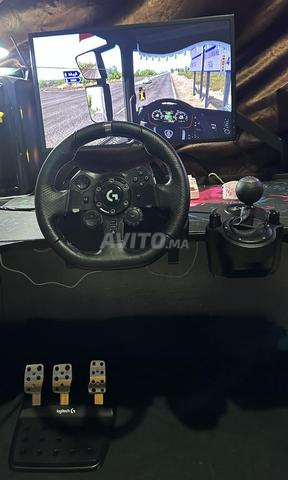 Volant de simulation Logitech pour Playstation et PC - 2