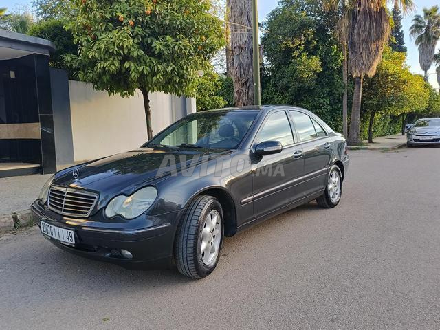 Mercedes-Benz Classe C Modèle 2001 Déduanée en 2010