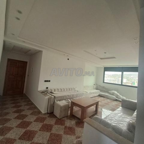 Appartement meublé 76 m2 ascenseur syndic sur rue