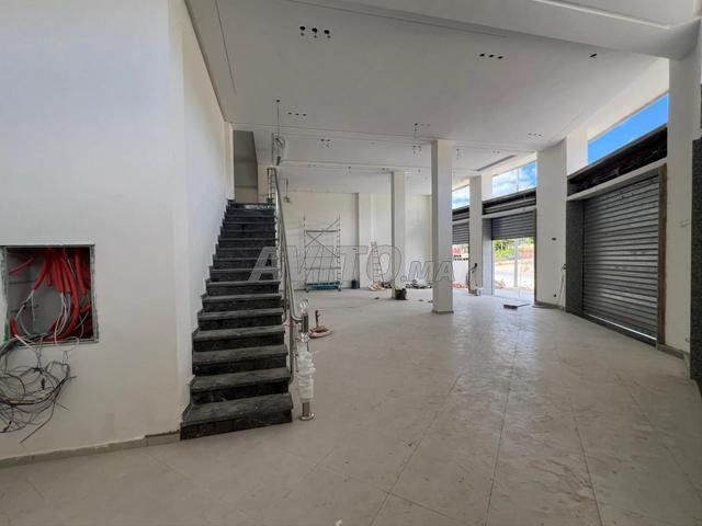 Local à louer 200 m²- Les Roches - 2