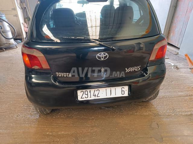 Voiture avec moteur et batteries, très bon salon