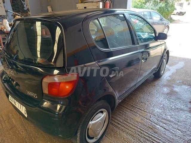 Voiture avec moteur et batteries, très bon salon