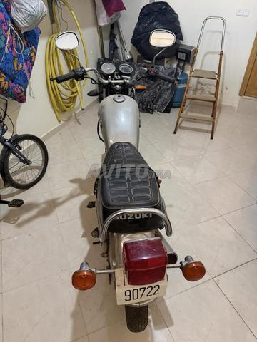 Moto Suzuki 125 Gn - 2