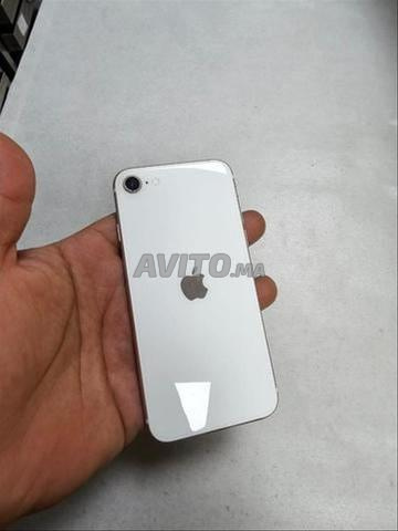 iPhone SE 2020 128 batterie 82