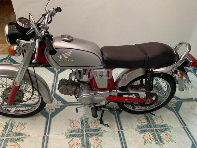 Moto HONDA en très bon état - 2
