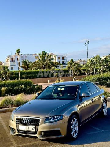 Audi A4 Essence Automatique 2010 à Béni Mellal