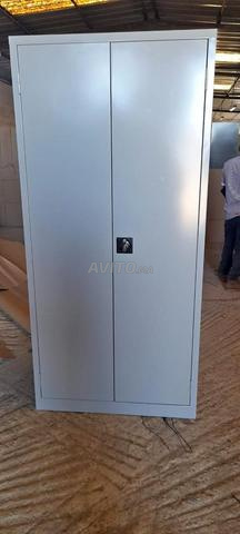 Armoire métallique polyvalente / vestiaire