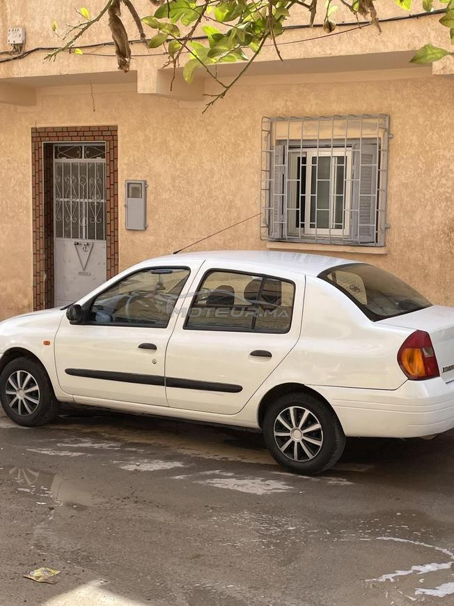 Renault Clio Essence Manuelle 2002 à Oujda