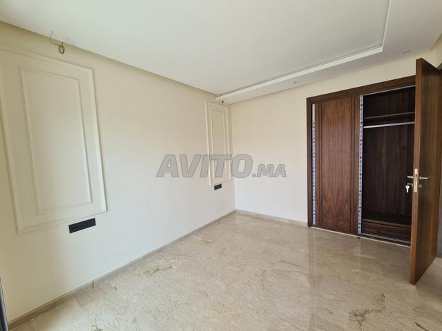 Studio à louer 56 m² - France Ville