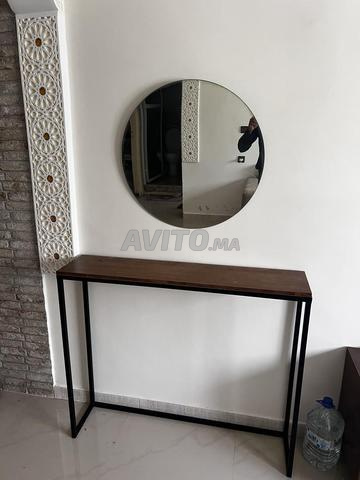 Miroir et table - 2