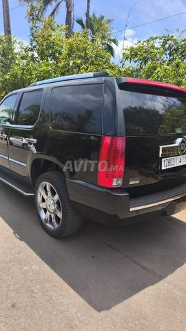 Cadillac Escalade - 2