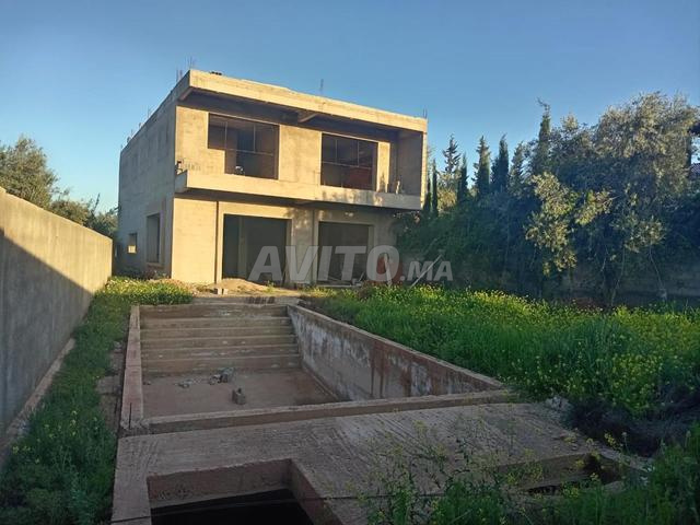 فيلا مرخصة للبيع على بعد 16 كم من مراكش