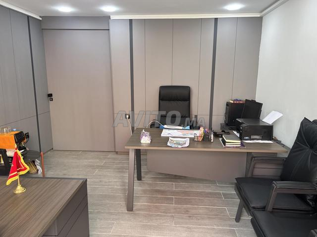 Destockage bureaux et chaises neuves Kitea