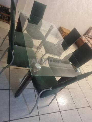 طاولة طعام