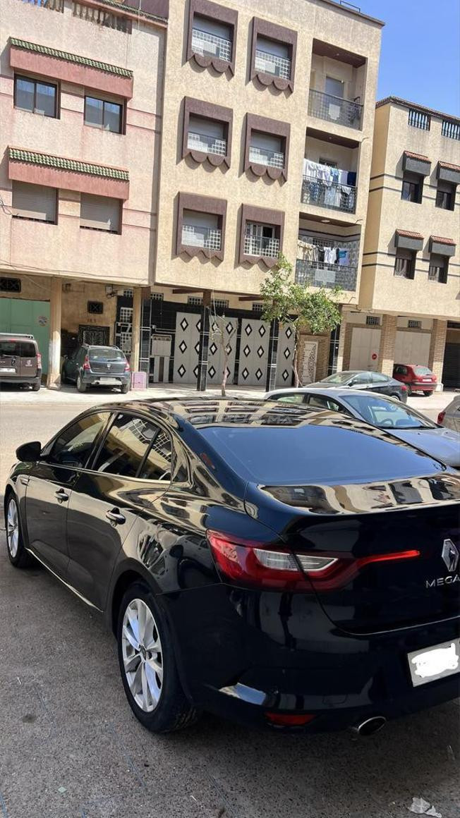 Megane 4 pack intense Sedane modèle 12/2019