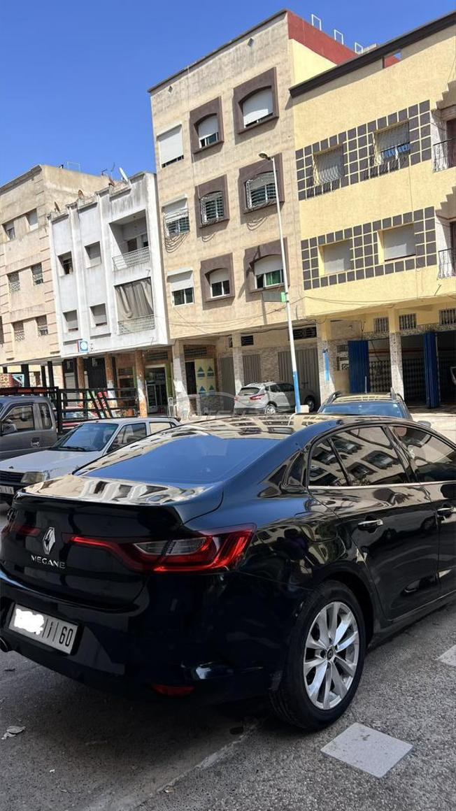 Megane 4 pack intense Sedane modèle 12/2019