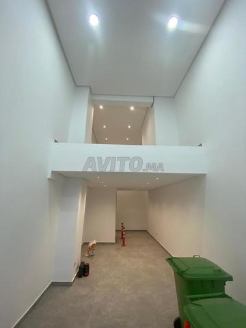 MAGASIN 68M2 À LOUER QUARTIER DES HÔPITAUX - 2