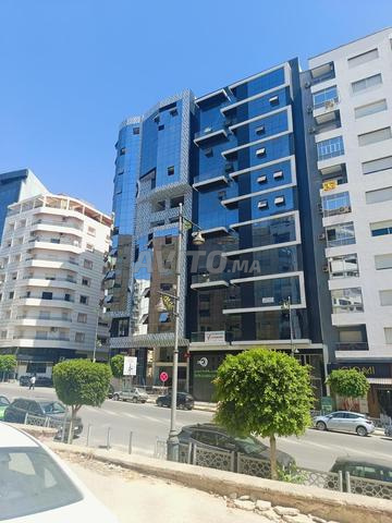 مكتب مستوي للإيجار
