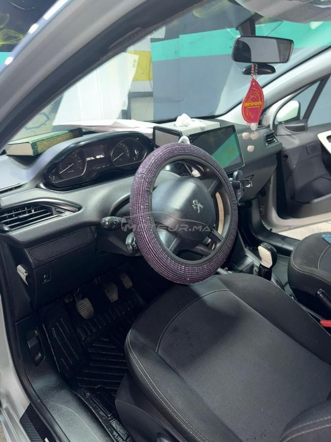 Peugeot 208 Essence Manuelle 2018 à Casablanca