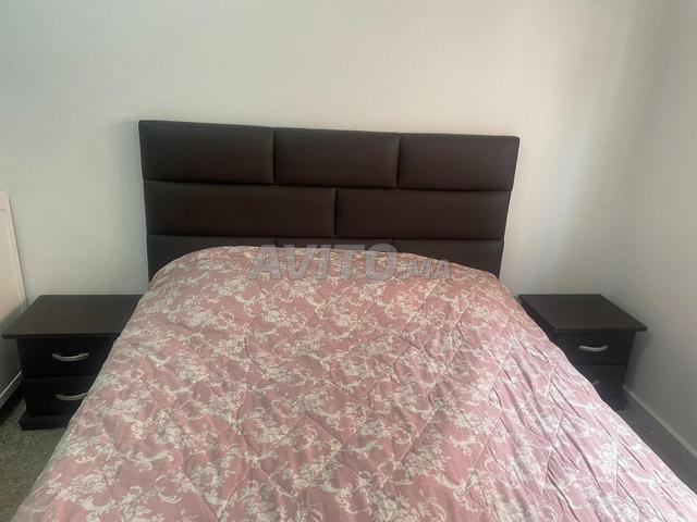 Lit 160/200, matelas et 2 chevets - 2