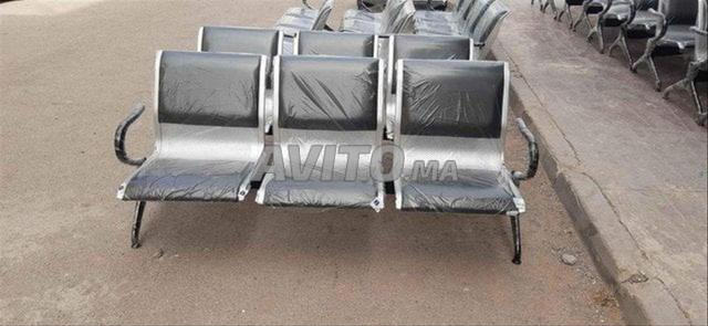 Chaise d'attente en simili cuir/dispo en stock